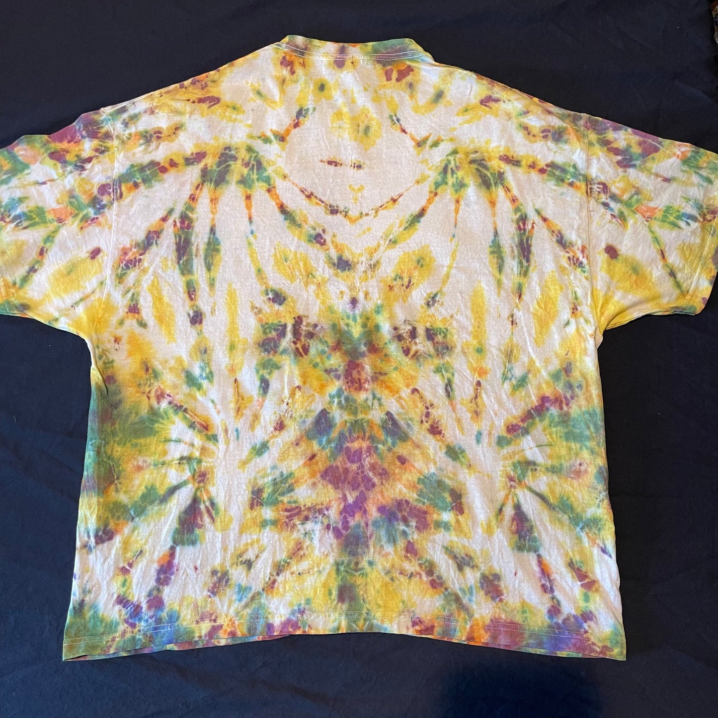 3XL - Big Eye Bertha dye shirt