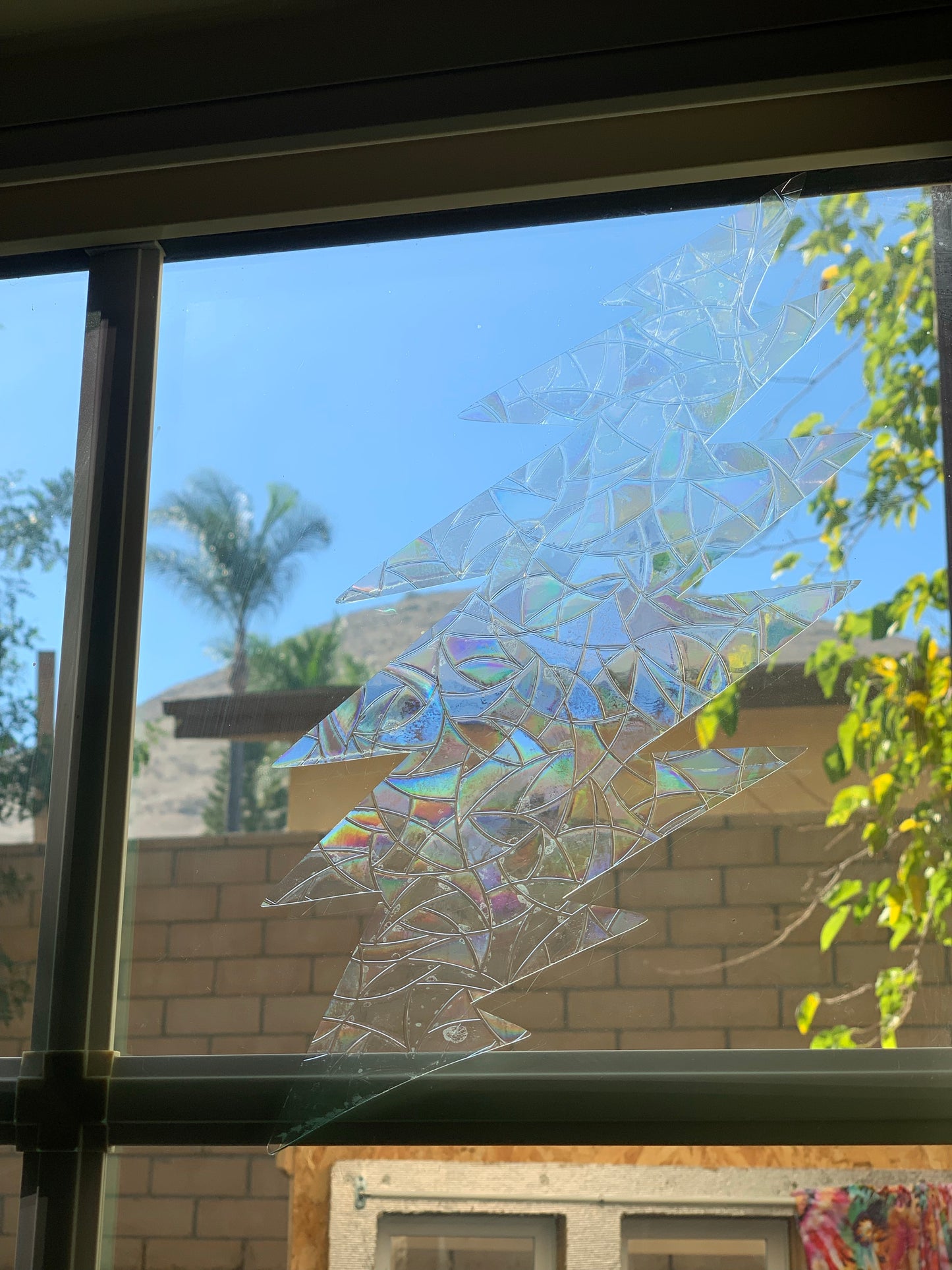 12” Bolt window cling